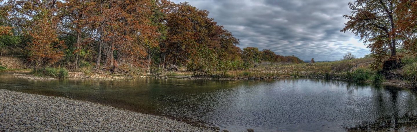 Cypress Banks - Luxury Cabins on the Frio River