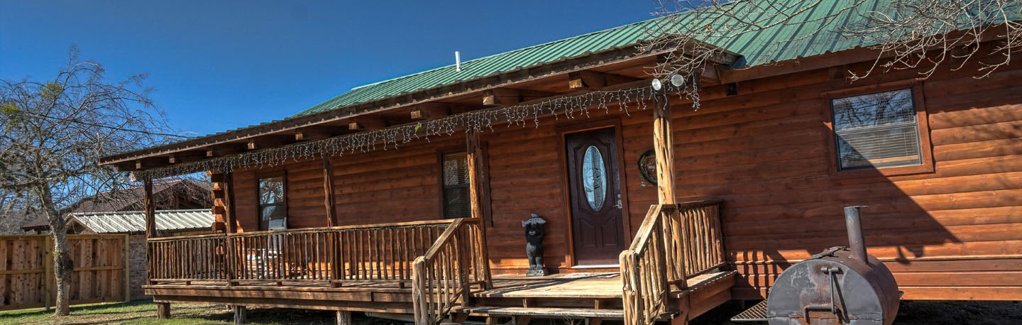 Cypress Banks - Luxury Cabins on the Frio River