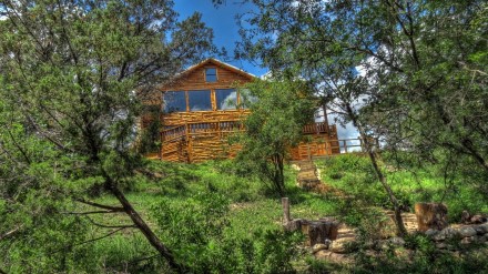 Cypress Banks - Luxury Cabins on the Frio River